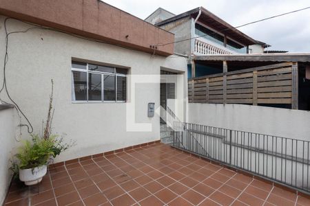 Casa à venda com 100m², 2 quartos e 2 vagas Casa à venda com 100m², 2 quartos e 2 vagasVaranda