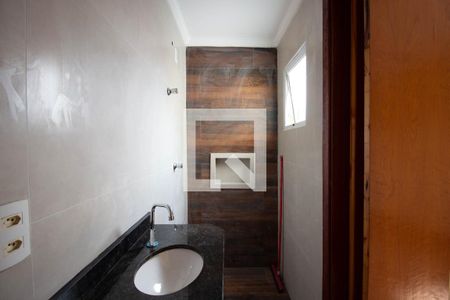 Banheiro da Suíte 1 de casa para alugar com 2 quartos, 64m² em Vila Monte Santo, São Paulo