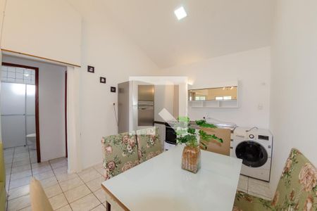 Cozinha de casa de condomínio para alugar com 2 quartos, 60m² em Real Parque, São José