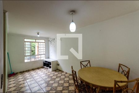 Sala de apartamento para alugar com 2 quartos, 70m² em Jardim Vivan, São Paulo