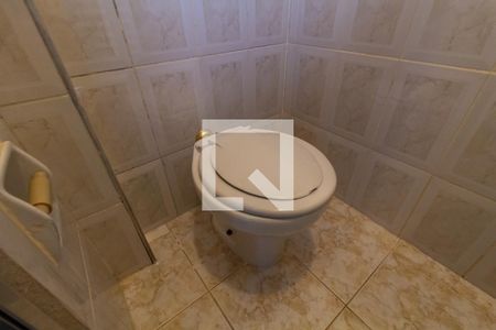 Apartamento para alugar com 75390m², 3 quartos e 1 vaga Apartamento para alugar com 75390m², 3 quartos e 1 vagaDetalhe do banheiro de serviço