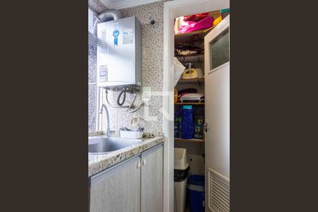 Apartamento à venda com 123m², 2 quartos e 1 vagaÁrea de serviço e depósito