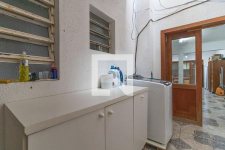 Casa à venda com 240m², 3 quartos e 2 vagasÁrea de Serviço