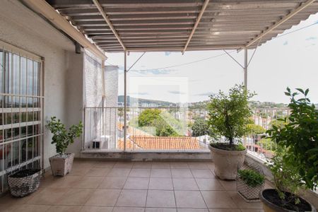 Casa à venda com 240m², 3 quartos e 2 vagasTerraço