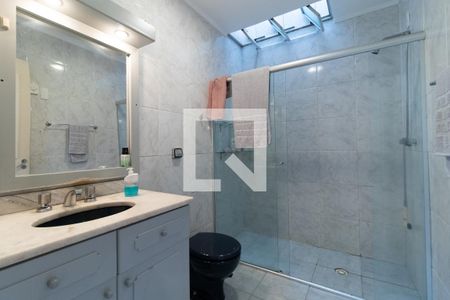 Casa à venda com 240m², 3 quartos e 2 vagasBanheiro Corredor