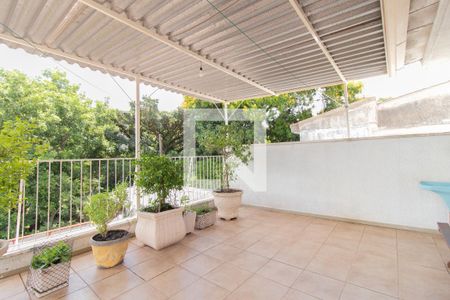 Casa à venda com 240m², 3 quartos e 2 vagasTerraço