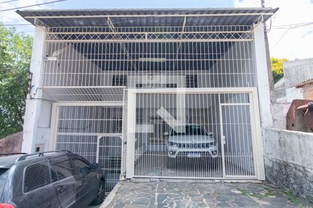 Casa à venda com 240m², 3 quartos e 2 vagasFachada