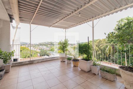 Casa à venda com 240m², 3 quartos e 2 vagasTerraço