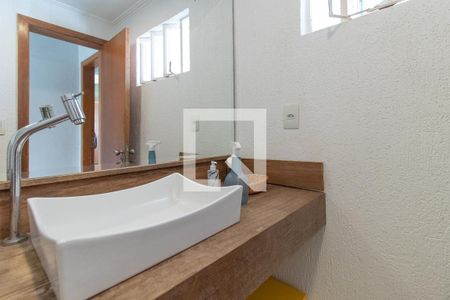 Casa à venda com 240m², 3 quartos e 2 vagasLavabo 2