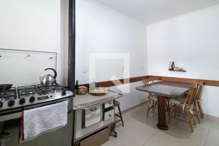 Casa à venda com 240m², 3 quartos e 2 vagasCozinha