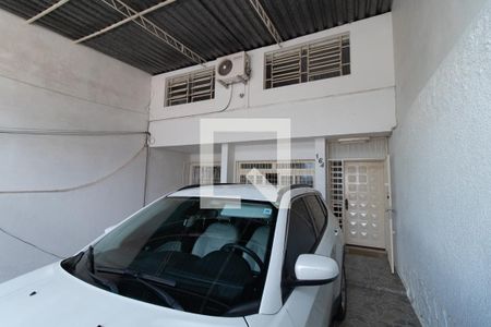 Casa à venda com 240m², 3 quartos e 2 vagasFachada