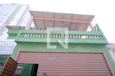 Casa à venda com 250m², 4 quartos e 3 vagasFachada