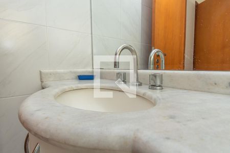 Casa à venda com 330m², 4 quartos e 4 vagas Casa à venda com 330m², 4 quartos e 4 vagasDetalhe Banheiro da Suíte 3