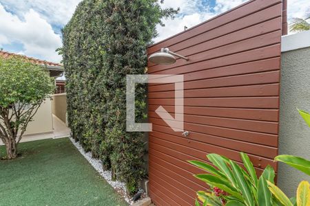 Casa à venda com 330m², 4 quartos e 4 vagas Casa à venda com 330m², 4 quartos e 4 vagasChuveiro Jacuzzi