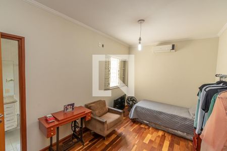 Casa à venda com 330m², 4 quartos e 4 vagas Casa à venda com 330m², 4 quartos e 4 vagasSuíte 3