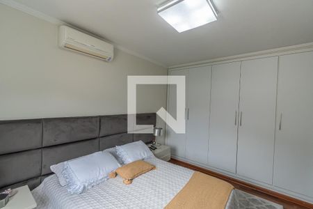 Casa à venda com 330m², 4 quartos e 4 vagas Casa à venda com 330m², 4 quartos e 4 vagasSuite 1