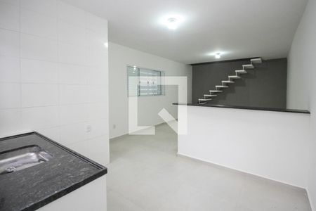 Cozinha de casa para alugar com 2 quartos, 100m² em Vila Nova, São Paulo