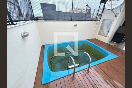 Casa à venda com 156m², 4 quartos e 1 vagaPiscina