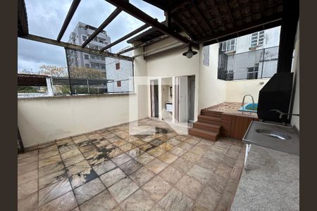 Casa à venda com 156m², 4 quartos e 1 vagaTerraço