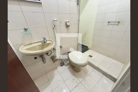 Casa à venda com 156m², 4 quartos e 1 vagaBanheiro 1