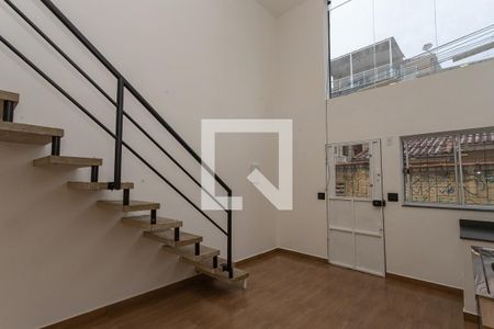 Sala com cozinha integrada  de apartamento para alugar com 1 quarto, 47m² em Centro, Diadema