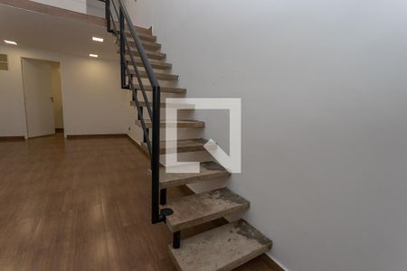 Escada  de apartamento para alugar com 1 quarto, 47m² em Centro, Diadema