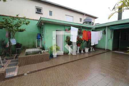 Casa para alugar com 130m², 3 quartos e 6 vagasQuintal