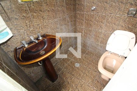 Casa para alugar com 130m², 3 quartos e 6 vagasBanheiro 2