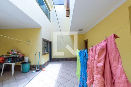 Casa à venda com 300m², 4 quartos e 3 vagasQuintal