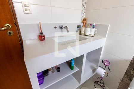 Casa à venda com 300m², 4 quartos e 3 vagasBanheiro 1