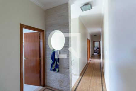 Corredor de casa à venda com 4 quartos, 300m² em Burgo Paulista, São Paulo