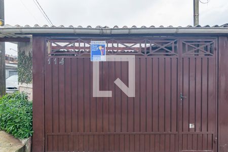 Casa à venda com 137m², 2 quartos e 2 vagas Casa à venda com 137m², 2 quartos e 2 vagasFachada