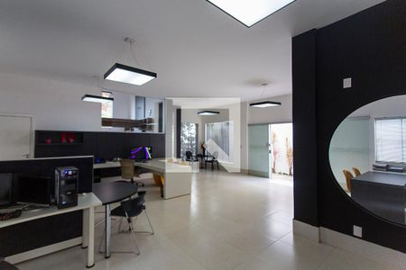 Casa para alugar com 280m², 3 quartos e 2 vagasEscritório