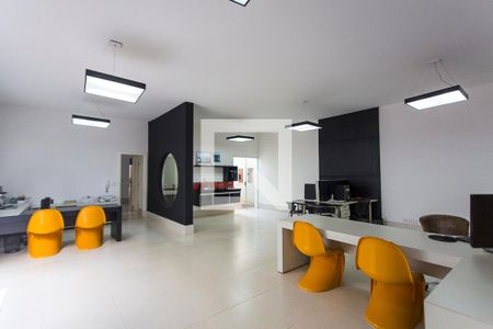 Casa para alugar com 280m², 3 quartos e 2 vagasEscritório