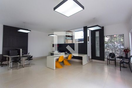 Casa para alugar com 280m², 3 quartos e 2 vagasEscritório