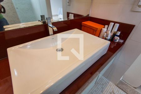 Casa para alugar com 280m², 3 quartos e 2 vagasBanheiro da Suite