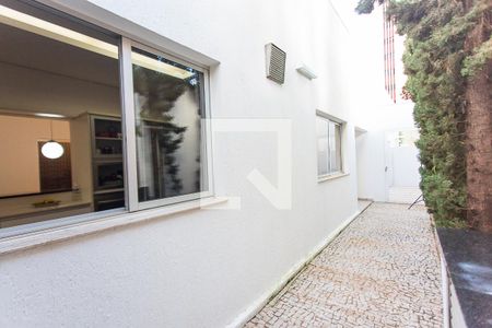 Casa para alugar com 280m², 3 quartos e 2 vagasCorredor