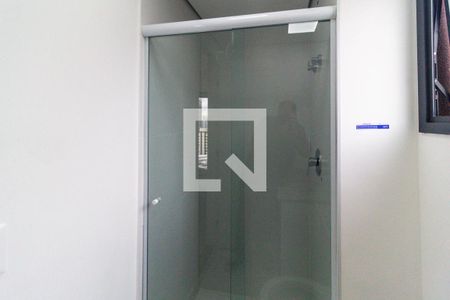 Banheiro de kitnet/studio para alugar com 1 quarto, 28m² em Paraíso, São Paulo