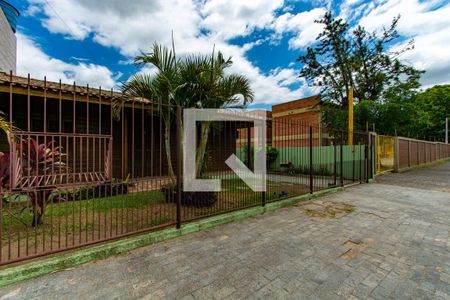 Casa à venda com 90m², 4 quartos e 2 vagas Casa à venda com 90m², 4 quartos e 2 vagasFachada