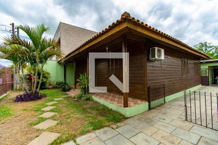 Casa à venda com 90m², 4 quartos e 2 vagas Casa à venda com 90m², 4 quartos e 2 vagasFachada