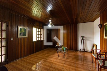 Casa à venda com 90m², 4 quartos e 2 vagas