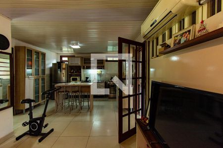 Sala de casa à venda com 4 quartos, 90m² em Rio Branco, Canoas