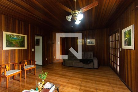 Casa à venda com 90m², 4 quartos e 2 vagas