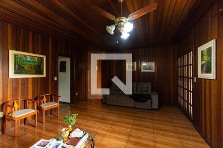 Casa à venda com 90m², 4 quartos e 2 vagas