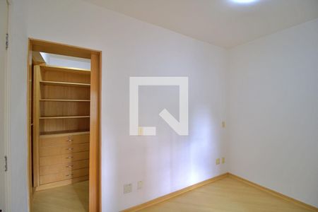 Apartamento para alugar com 110m², 2 quartos e 2 vagas Apartamento para alugar com 110m², 2 quartos e 2 vagasSuíte