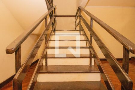 Escada de casa para alugar com 2 quartos, 200m² em Sarandi, Porto Alegre