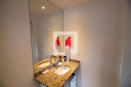 Apartamento à venda com 121m², 3 quartos e 2 vagasBanheiro da Suíte 2