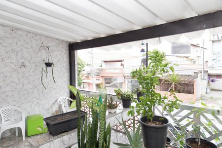 Casa à venda com 125m², 1 quarto e 2 vagas Casa à venda com 125m², 1 quarto e 2 vagasVaranda Casa 1