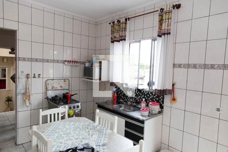 Casa à venda com 125m², 1 quarto e 2 vagas Casa à venda com 125m², 1 quarto e 2 vagasCozinha Casa 2