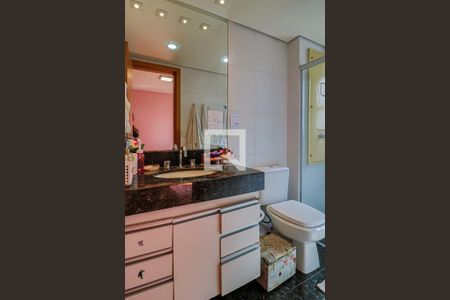 Apartamento à venda com 265m², 4 quartos e 4 vagasBanheiro do Quarto 1 Suíte